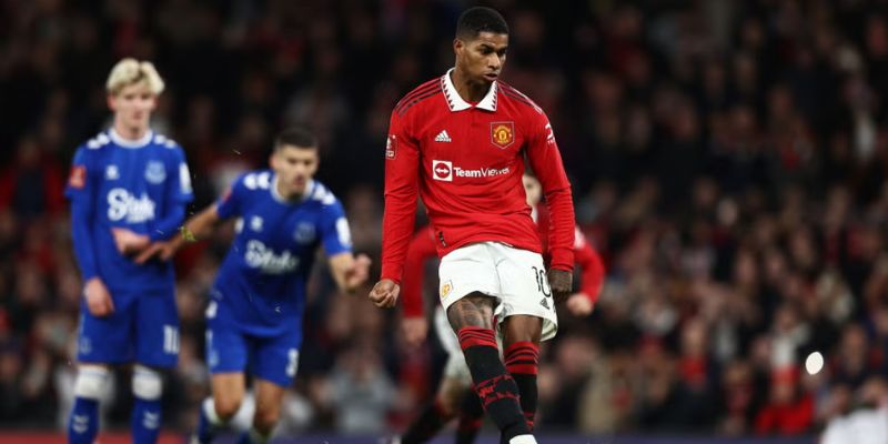 Phân tích phong độ với soi kèo Manchester United vs Everton