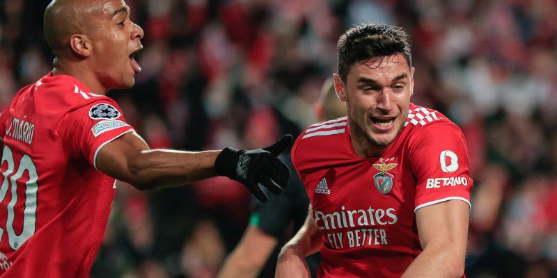 Trận đấu giữa Benfica FC và Manchester United diễn ra đầy kịch tính