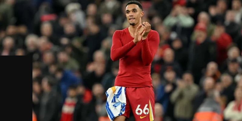 Còn với Trent Alexander-Arnold, tình hình có phần mơ hồ hơn